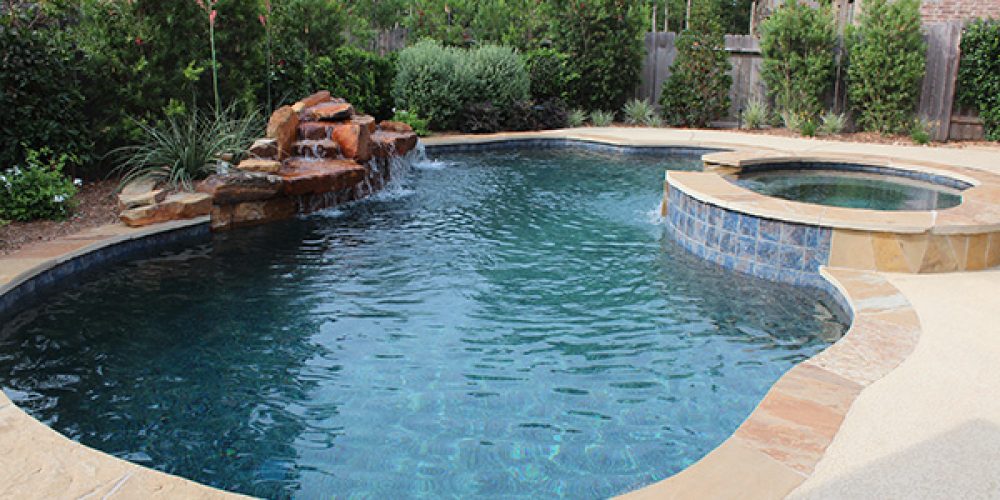 Let Professional Pool Designers Transform Your Outdoor Living Space into a Paradise in Florida